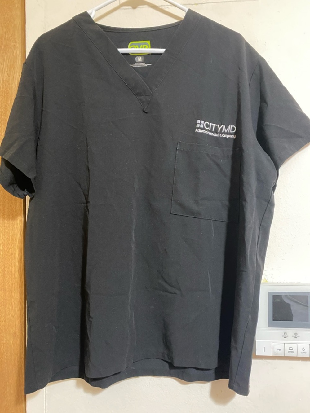 Men’s Black Medical Scrub Top - V-Neck Pocket Open to Offers!